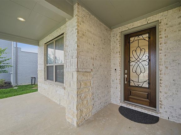 5th image of 29250 Pikes Peak Dr