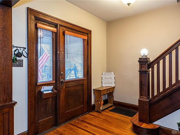 4th image of 728 Wellmeier Ave