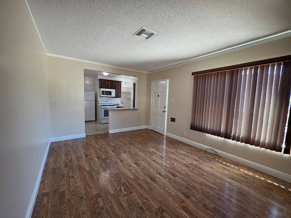 1st image of 1232 N Screenland Dr