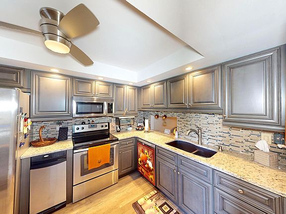 3rd image of 1217 S Lakes End Drive #B1