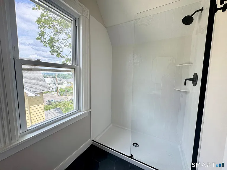 25 Quintard Ave — Photo 30