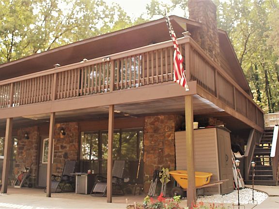 2nd image of 4105 Woodland W