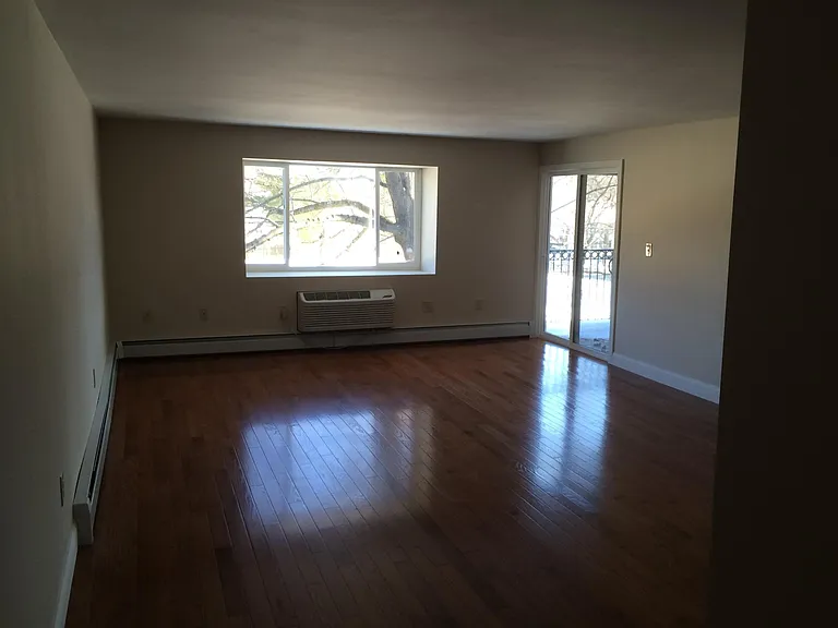 36 Warren St #6 — Photo 8