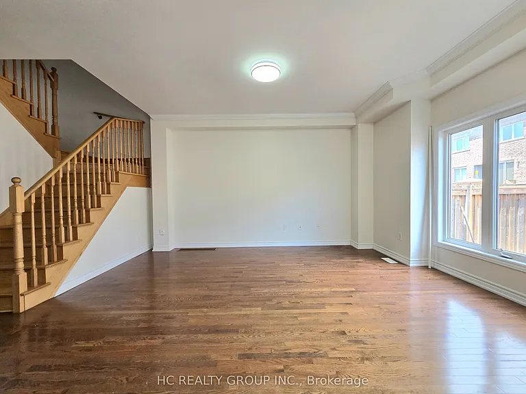 703 Hammersly Blvd — Photo 9