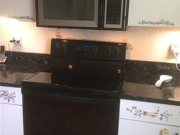 3rd image of 3843 Eversholt St