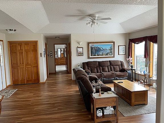 Livingroom and hall