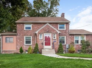 521 Plumtree Rd, Springfield, MA 01118