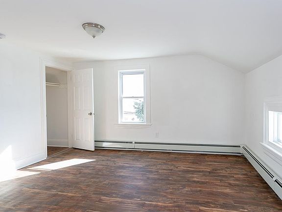 5th image of 321 Prescott St
