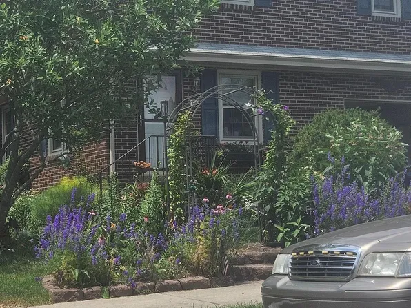 63 Cedar St, Pottstown, PA 19464