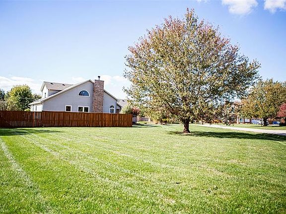 4th image of 110 Whirlaway Cir