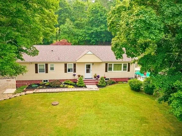 6 Daisy Lane, Poughkeepsie, NY 12603