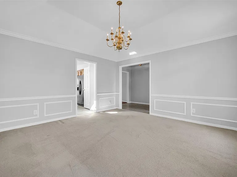 3827 Bratton St — Photo 11