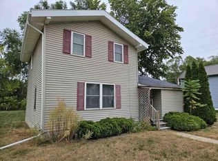 225 E Mullet St, Portage, WI 53901