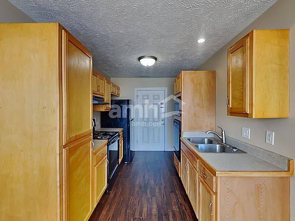 3rd image of 4821 Ark Ln