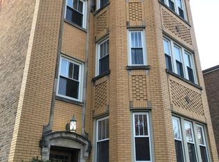 8932 Lamon Ave APT 1, Skokie, IL 60077