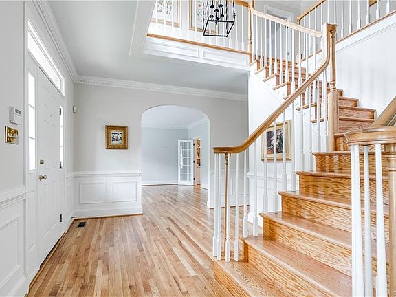 2nd image of 413 Dellbrooks Pl