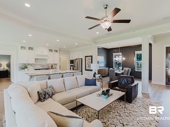 3rd image of 380 Garrison Blvd