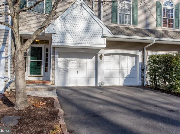 8 Rock Creek Woods, Lambertville, NJ 08530