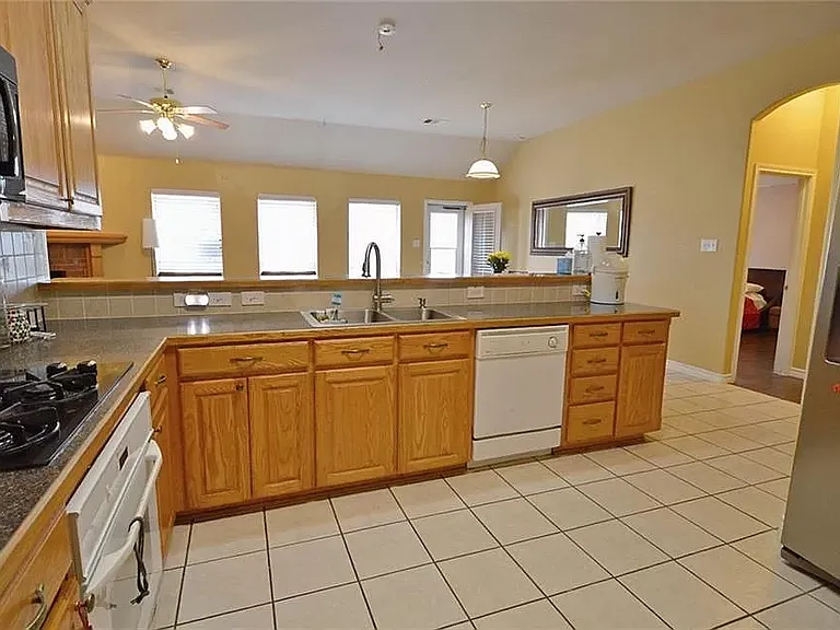 11216 Harbor Rd — Photo 23