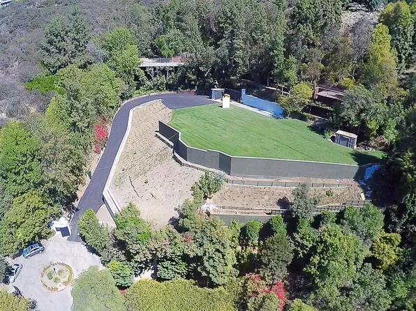 10550 Dolcedo Way, Los Angeles, CA 90077