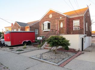 15621 96th St, Howard Beach, NY 11414
