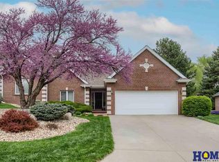 2612 Lone Tree Cir, Lincoln, NE 68512