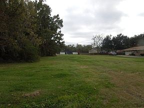 4th image of 215 Oak Park Blvd