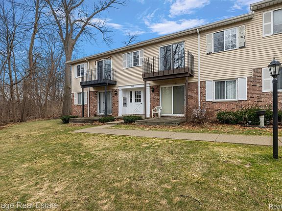 3rd image of 5299 Highland Rd Unit 202