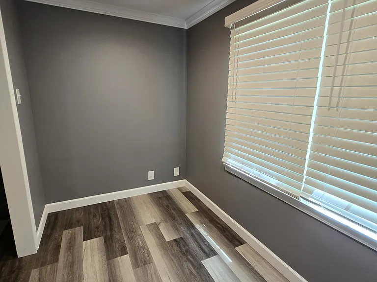 Bonus room inside view