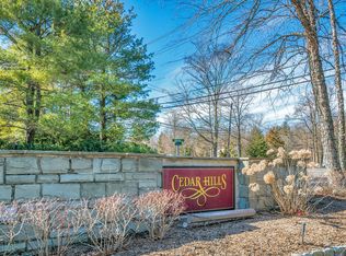 274 Barnstable Dr #274, Wyckoff, NJ 07481