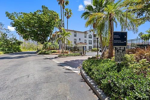 Town Aventura Photo 1