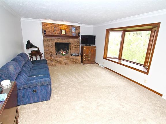 5th image of 8191 Daventree Dr