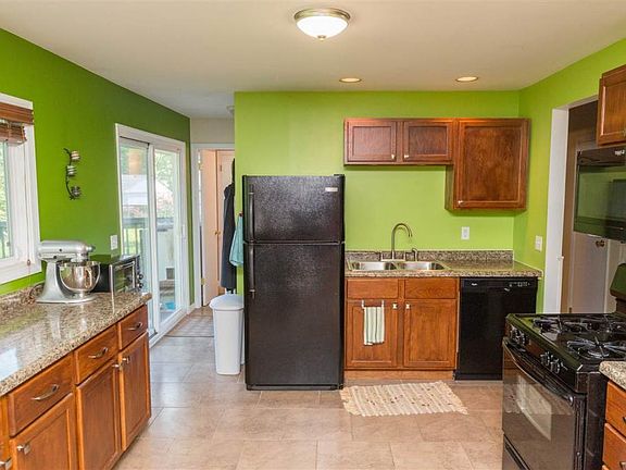4th image of 1319 Viking Dr