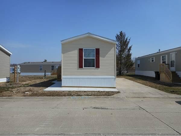 1st image of 10 E Dogwood Dr #67