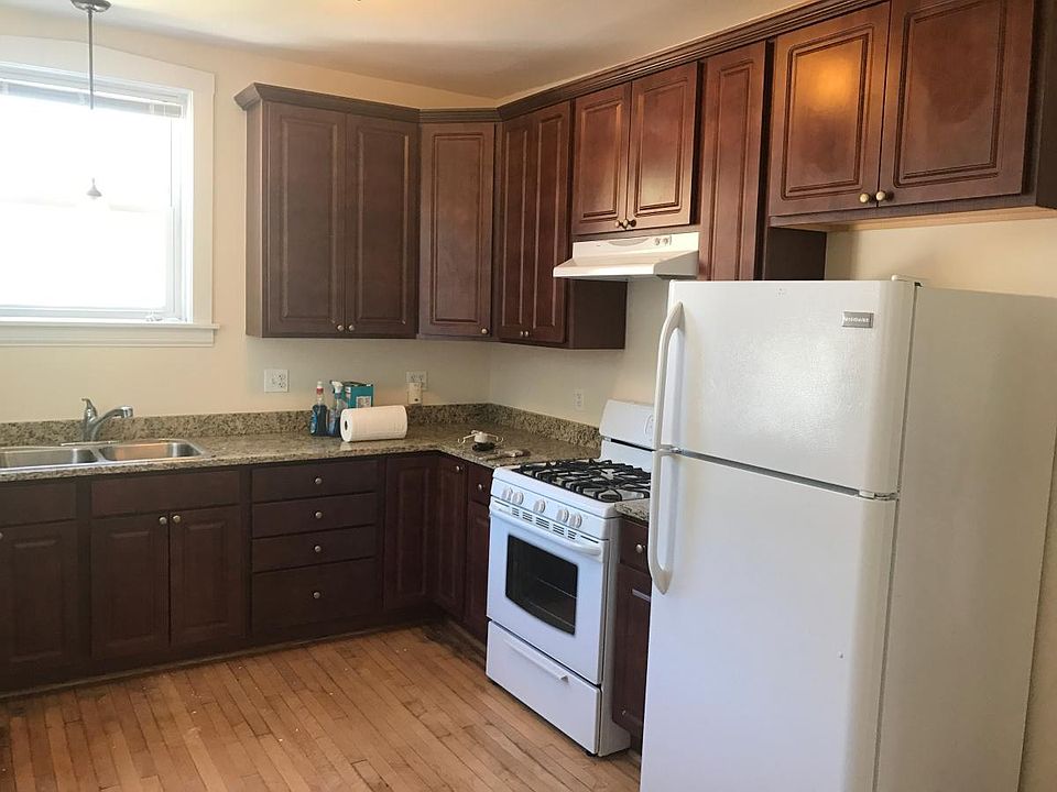 1st image of 2946 W Cullom Ave APT 3