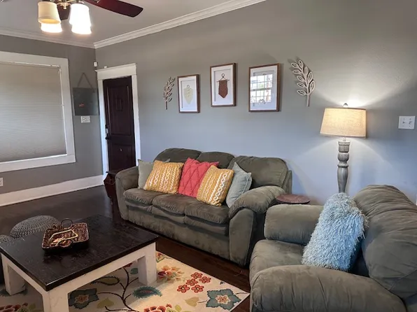 1421 Austin St, San Antonio, TX 78208