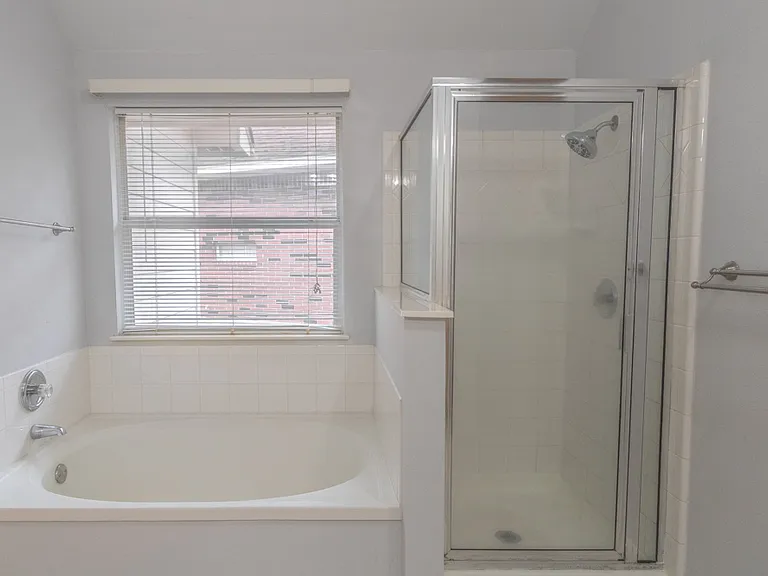 8214 Cornerwood Dr — Photo 35