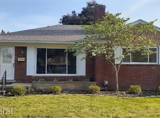 22456 Red Maple Ln, Saint Clair Shores, MI 48080