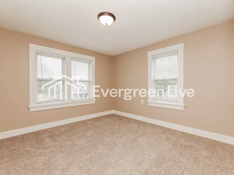 1681 Meriline Ave — Photo 10