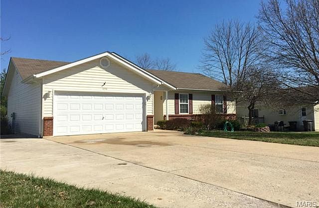 1st image of 1056 Huntington Dr