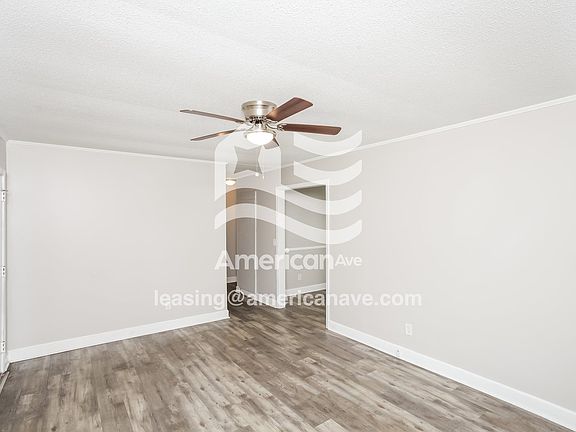 9201_004_wm_-_living_room_13528780.jpg