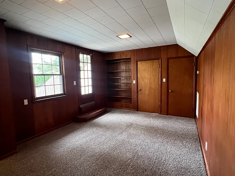 516 N Park St — Photo 34