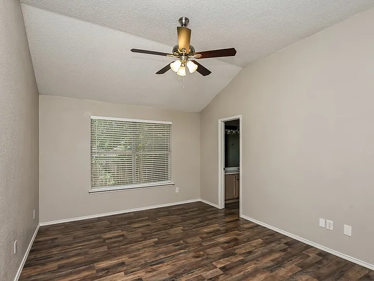 10217 Cypress Hills Dr — Photo 9