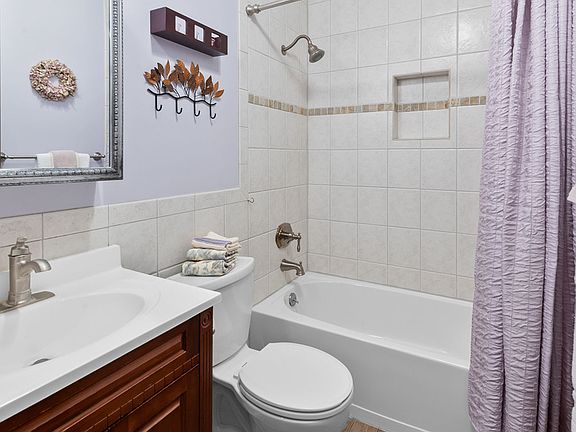 3rd image of 404 Sandalwood Ln #A1
