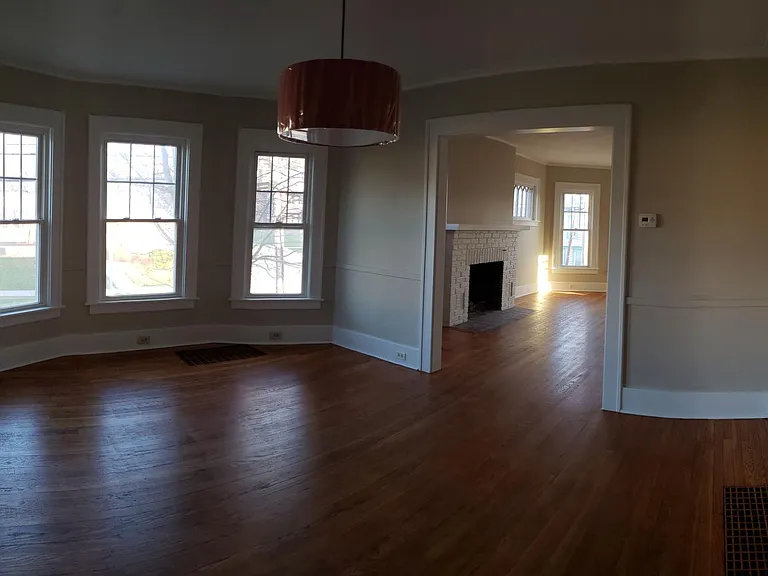 300 Broad St — Photo 2