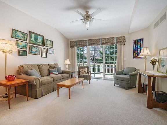 3rd image of 1415 Canterbury Ct