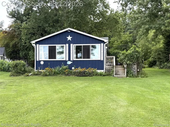 12035 Read Rd, Fenton, MI 48430