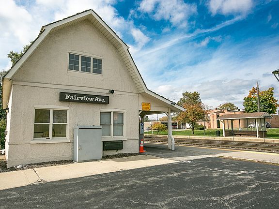 Metra Downers Grove Fairview train station