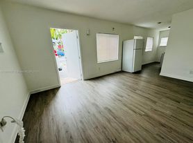 2900 W Flagler St