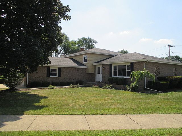 1st image of 161 Schreiber Ave